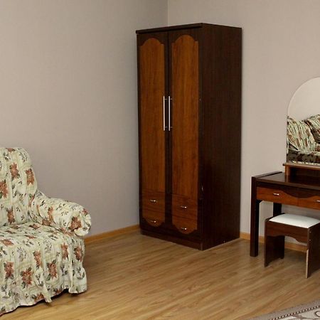 Bed and Breakfast Golden Apricot Ґюмрі Екстер'єр фото