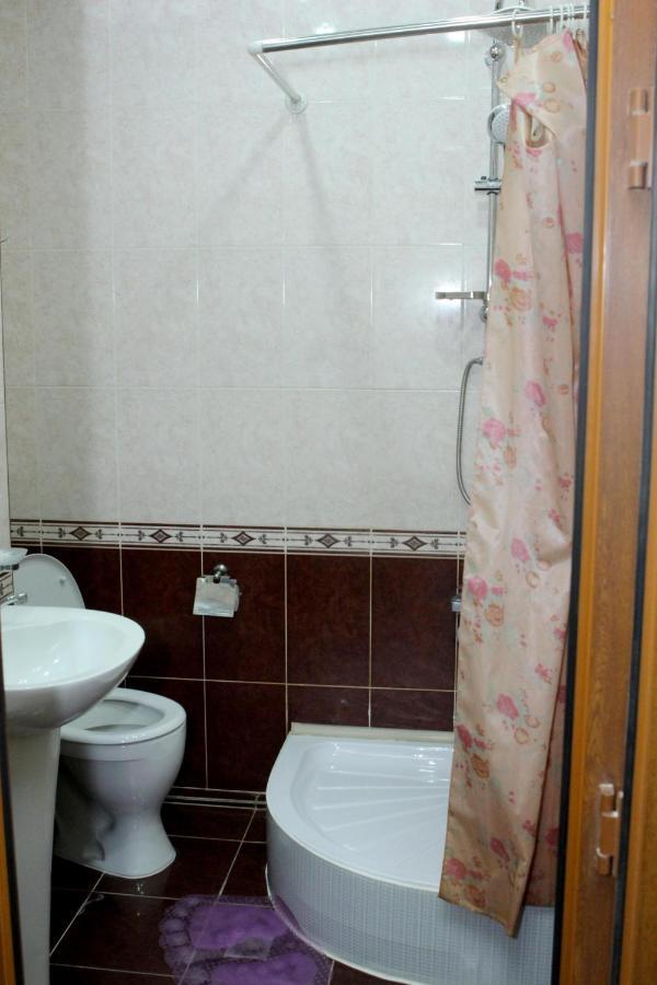 Bed and Breakfast Golden Apricot Ґюмрі Екстер'єр фото