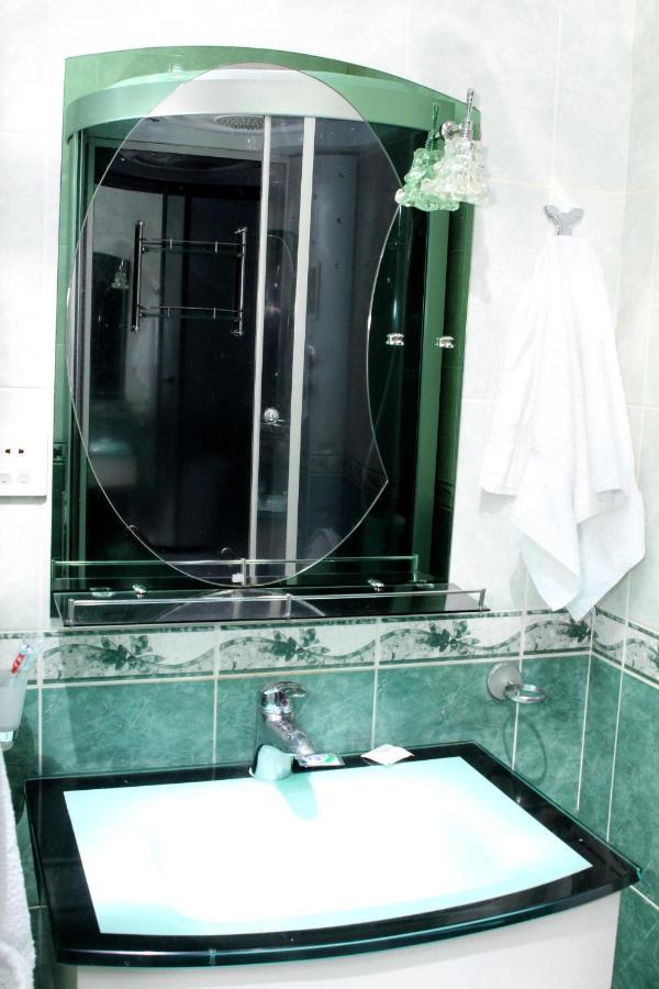 Bed and Breakfast Golden Apricot Ґюмрі Екстер'єр фото