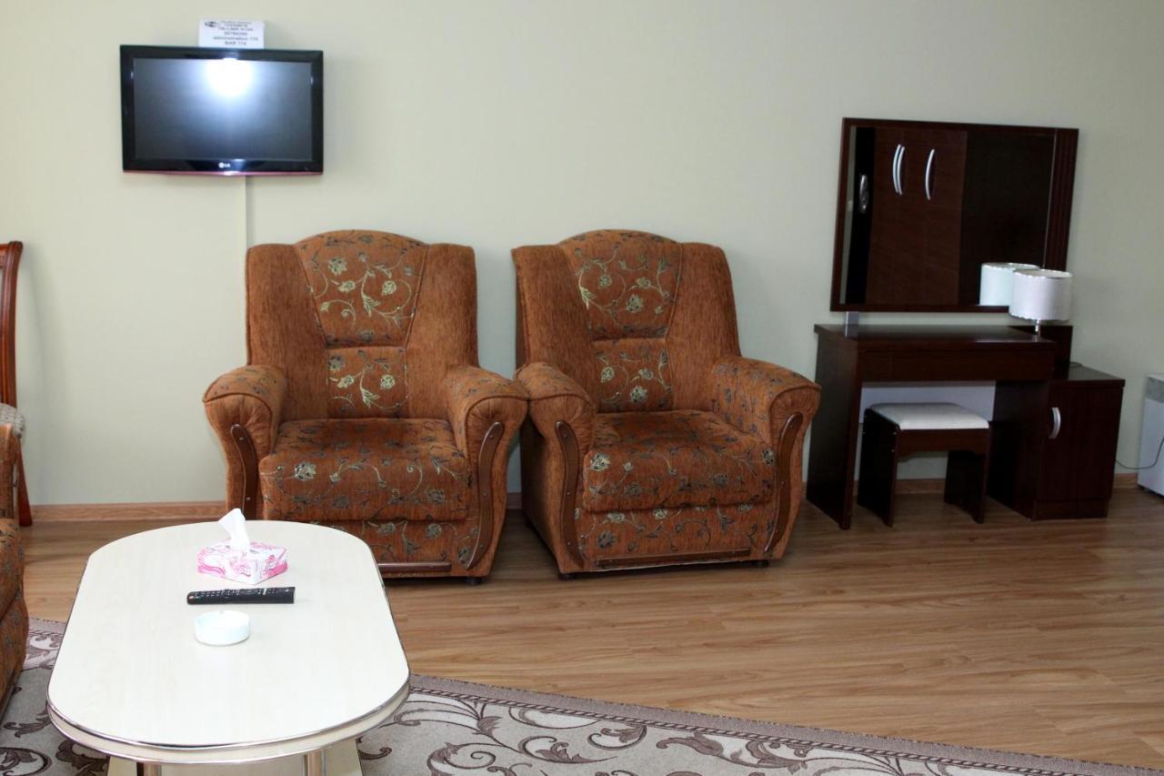 Bed and Breakfast Golden Apricot Ґюмрі Екстер'єр фото