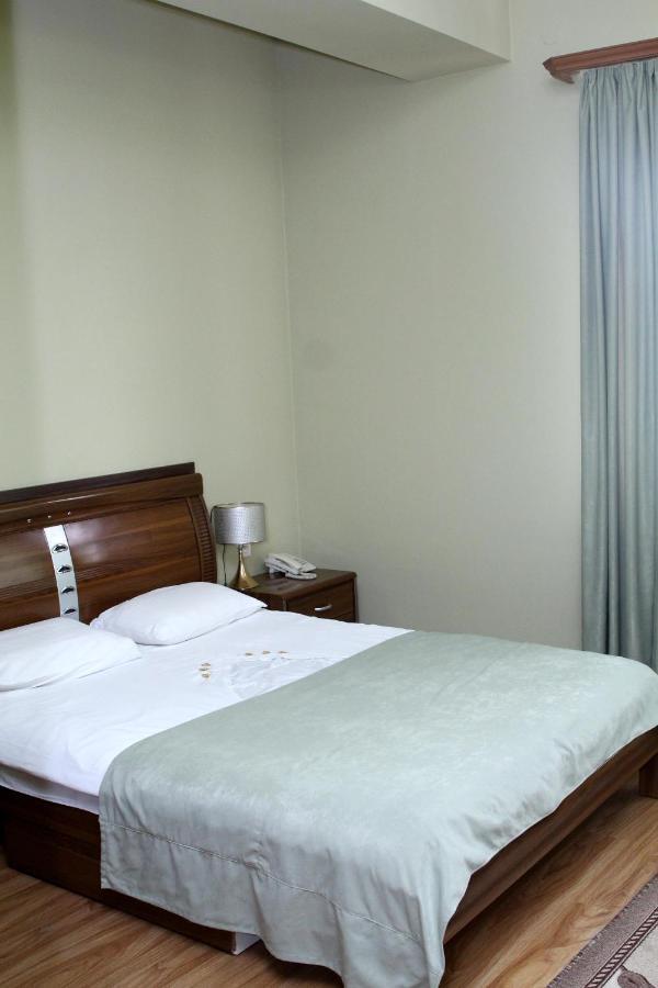 Bed and Breakfast Golden Apricot Ґюмрі Екстер'єр фото