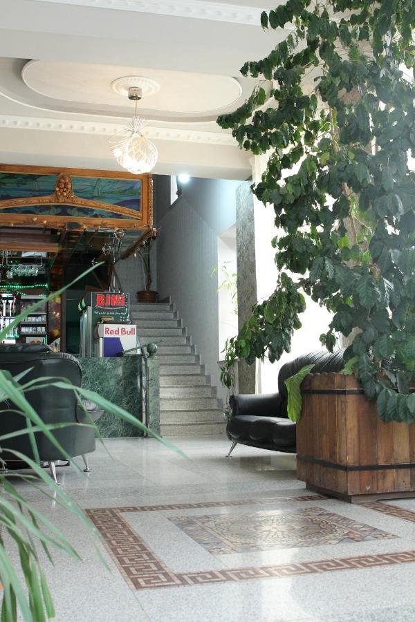 Bed and Breakfast Golden Apricot Ґюмрі Екстер'єр фото